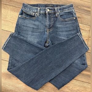 Women’s Lucky Brand skinny jeans. Size 6/28 regular. Gently worn